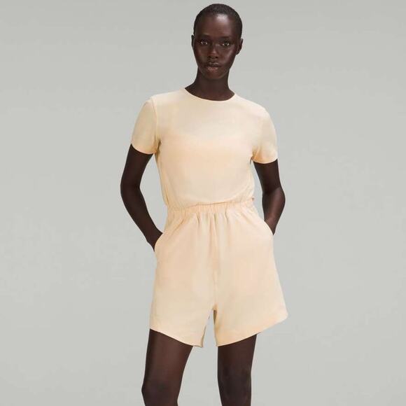 Lululemon Lightweight High-Neck Romper Prosecco cut out back  Size 6 NWT - Picture 1 of 9